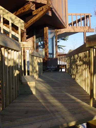 walkway_to_lower_entrance
